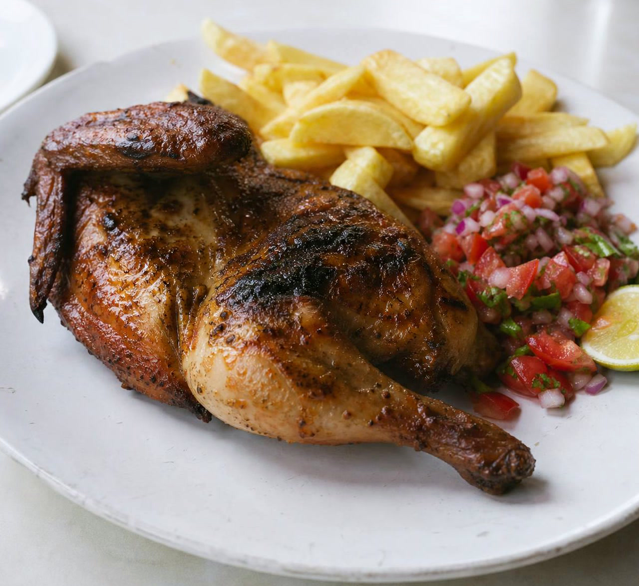 Meza ya vyakula vya Kitanzania mchana